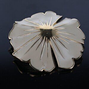Vintage Signed 1980's MONET Flower Brooch. Rare Find Beautiful Vintage Condition